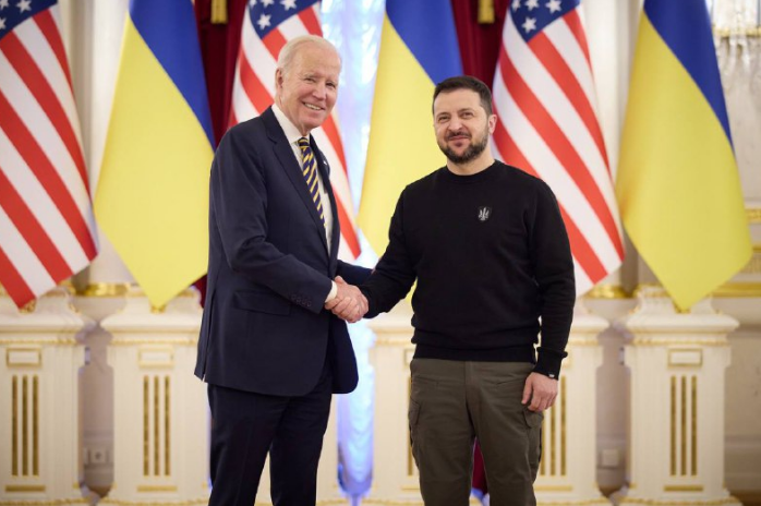 Президент США Байден прибув з неанонсованим візитом у Київ