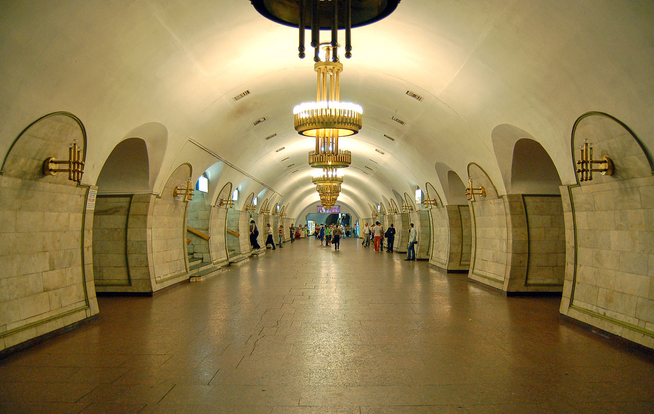 У Київраді планують перейменувати станцію метро “Площа Льва Толстого” на “Площу Українських героїв”
