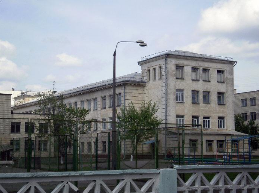 Капремонт фасаду Київської школи №127 оцінили в 13,7 млн гривень