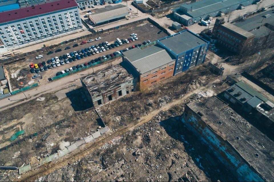 Ртутні землі заводу “Радикал” у Києві хочуть забудувати житлом “для військових”: слово за Кличком