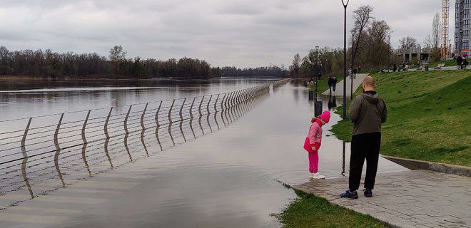 У столиці рівень води річки Дніпро впав на 10 см, – КМВА