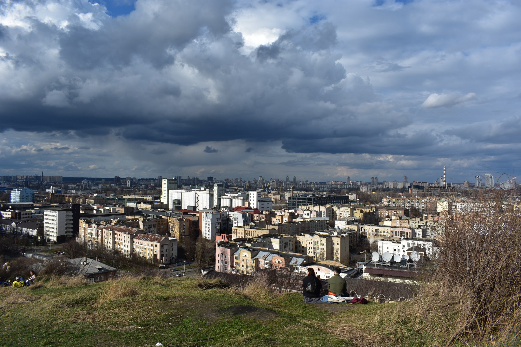 Впродовж березня кліматологи зафіксували у Києві низку температурних рекордів