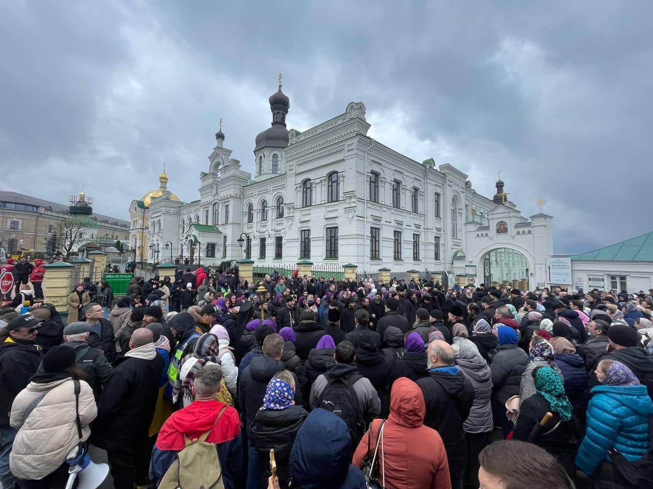 Петиція до Кабміну із закликом не забороняти УПЦ зібрала необхідні 25 тис. підписів, уряд доручив опрацювати її ДЕСС