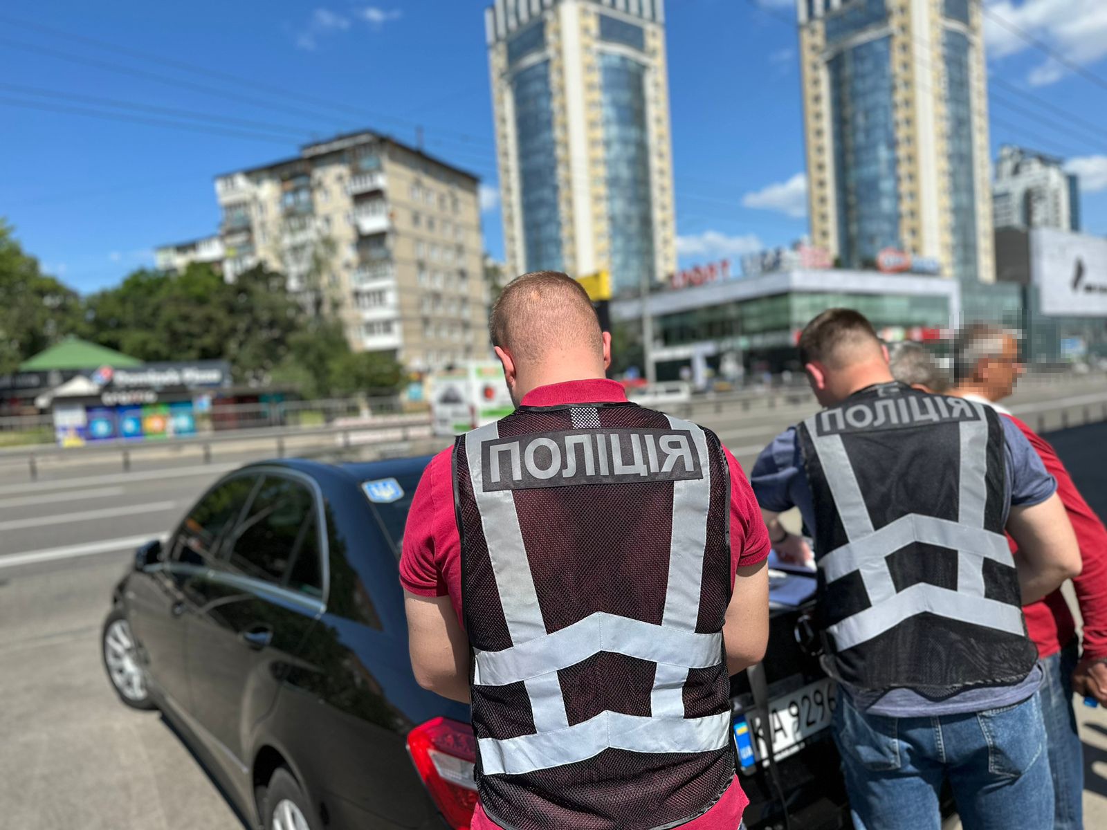У Києві викрили схему переправлення іноземців через кордон за 2,5 тисячі доларів (відео)