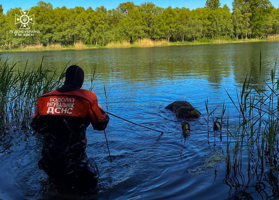 На столичній Троєщині в озері виявлено тіло потопельника
