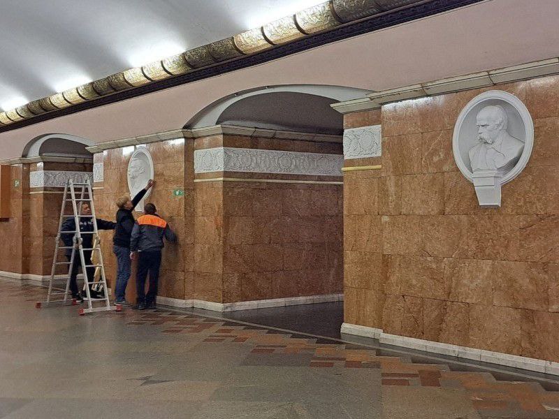 У столиці почалося голосування про встановлення нових бюстів на станції метро “Університет”