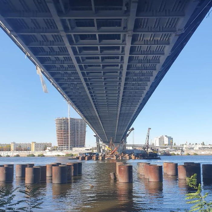 У справі щодо розкрадання на будівництві Подільського мосту генпідрядника підозрюють у привласненні ще 6 млн гривень