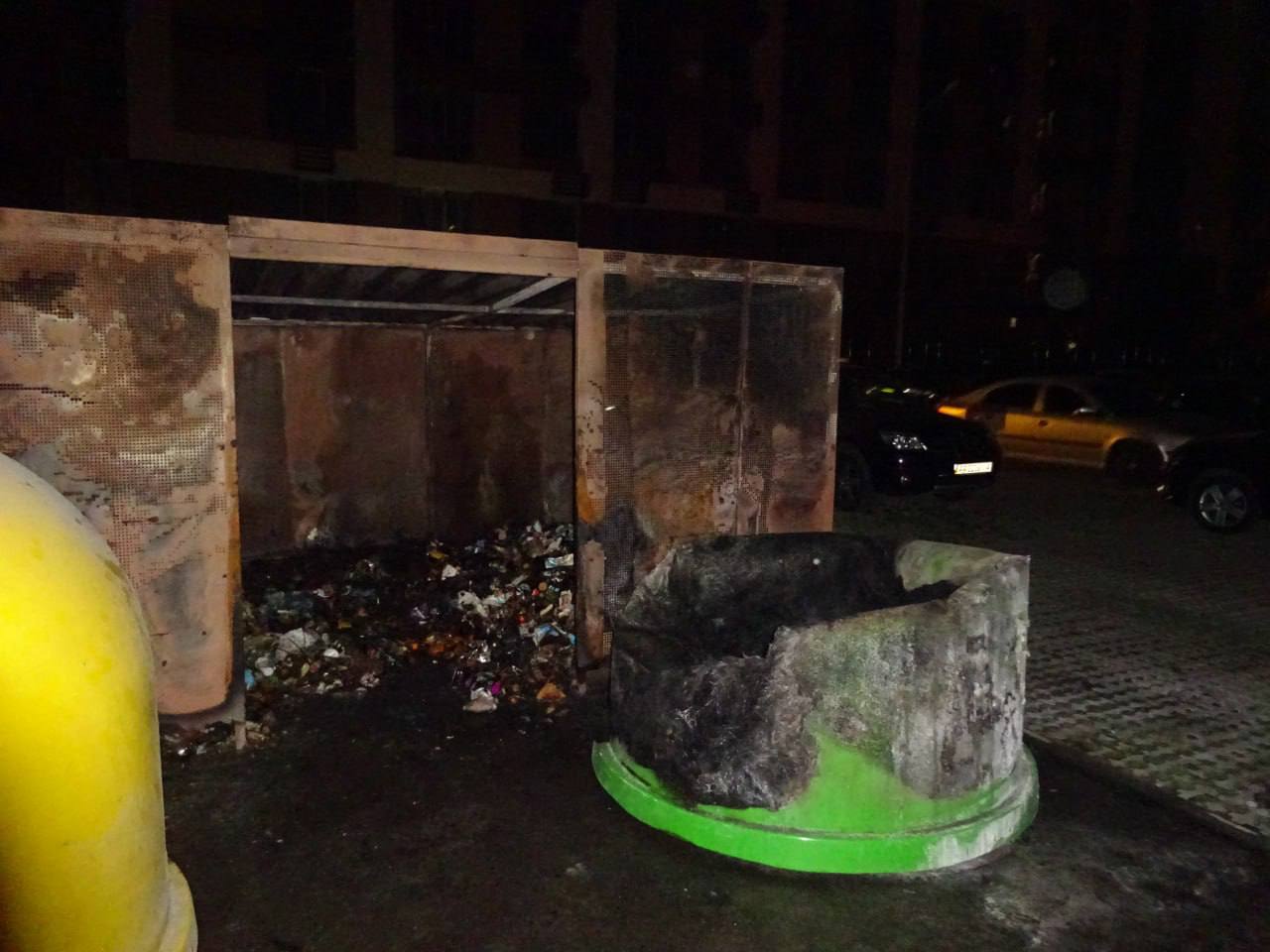 Правоохоронці затримали серійного палія сміттєвих баків на Подолі (фото, відео)