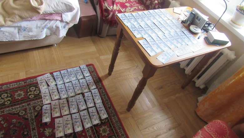 У столиці дві зловмисниці під приводом оформлення пільг обікрали пенсіонерку на 200 тисяч гривень (відео)