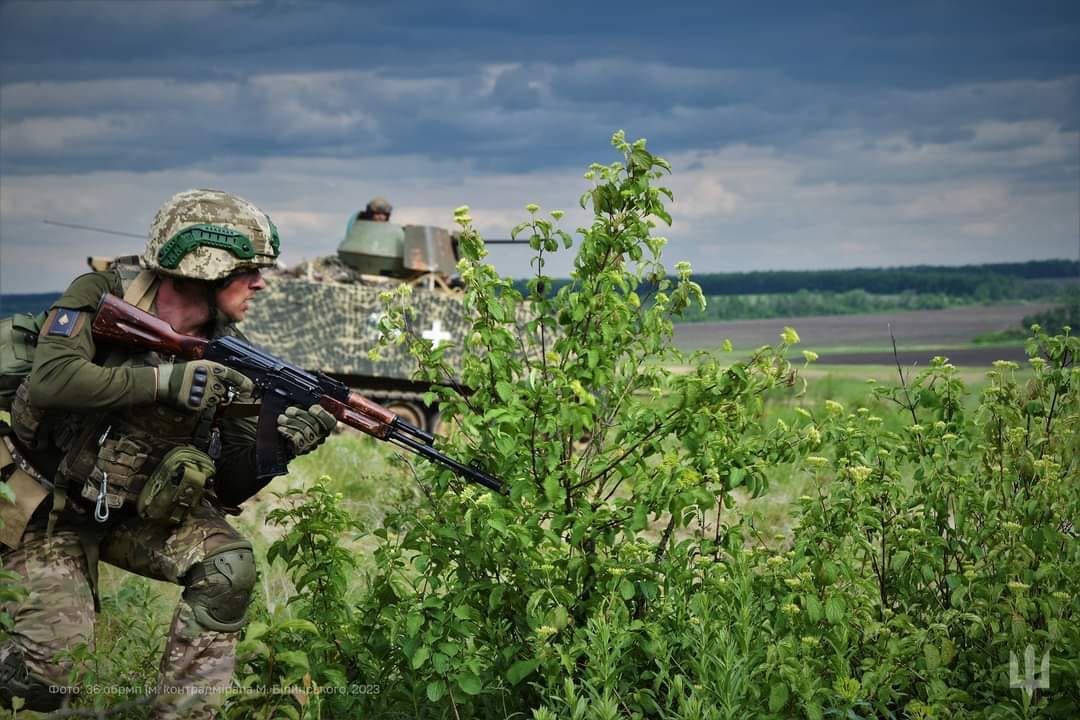 На захопленій Херсонщині активізувалась втеча колаборантів до Криму, - Генштаб ЗСУ