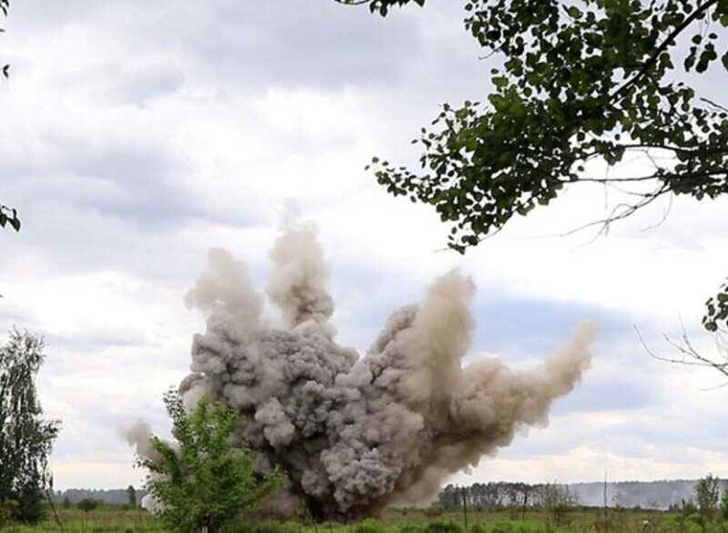 На околицях Києва можуть лунати звуки вибухів, на Бучанщині працюють сапери, – КМВА