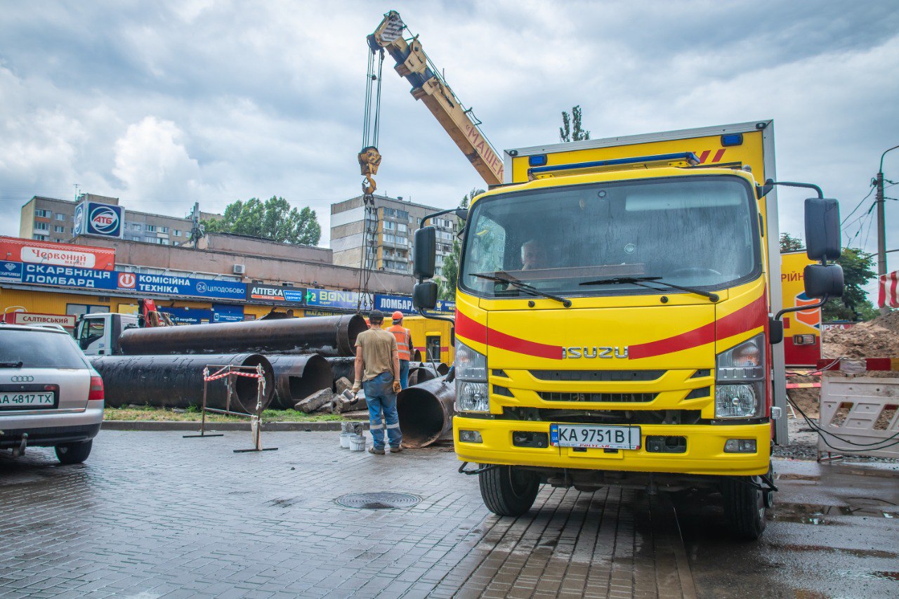 “Київтеплоенерго” завершило ремонт тепломережі на проспекті Василя Порика у столиці (фото)