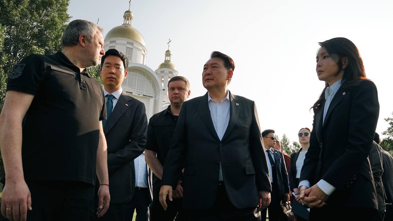 Президент Південної Кореї Юн Сок Йоль відвідав Бучу та Ірпінь
