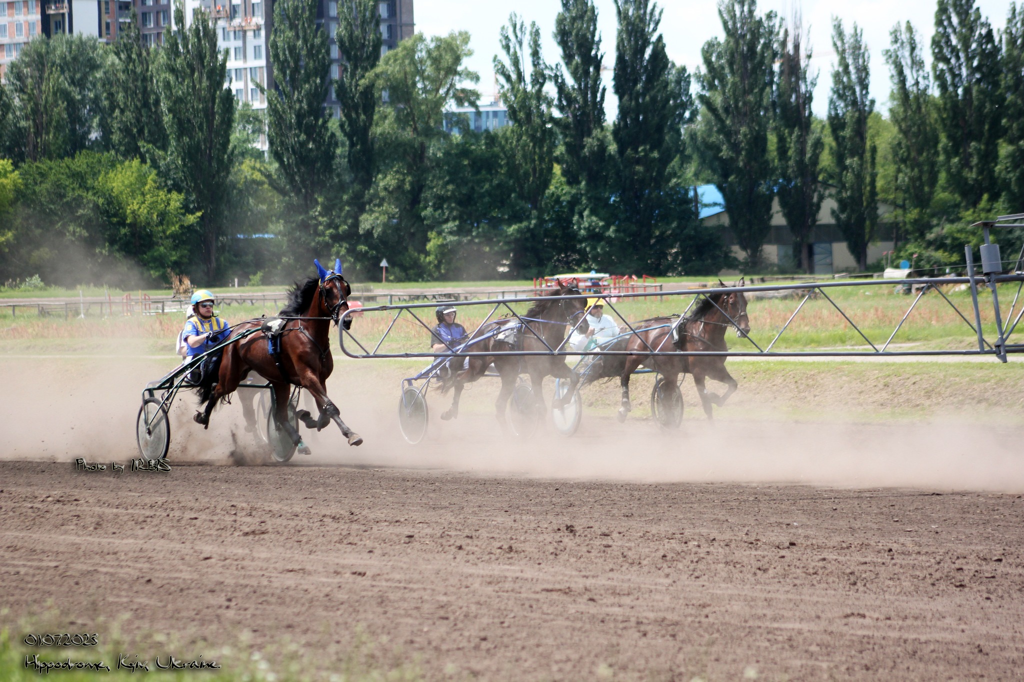 У неділю на Київському іподромі коні рисистих порід змагатимуться за почесну нагороду “Дербі”
