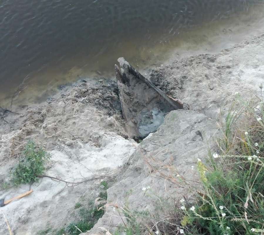 Невідомі вкрали знайдений на березі Десни старовинний човен