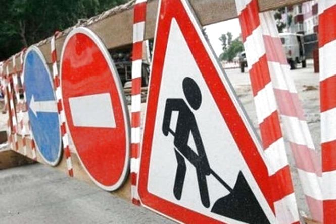 На Дегтярівському шляхопроводі через ремонтні роботи рух транспорту буде закритий до 2 жовтня (схема)