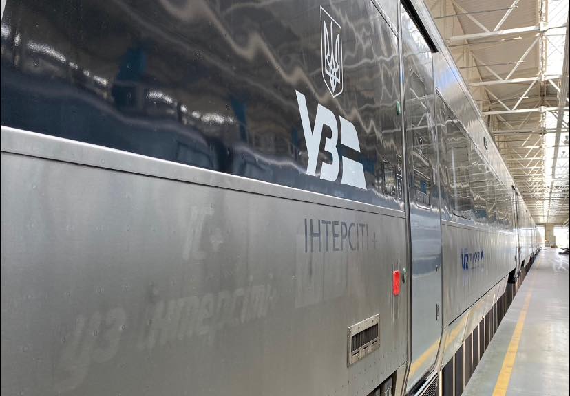 “Укрзалізниця” призначила додаткові рейси поїздів з Києва до Львова та Харкова