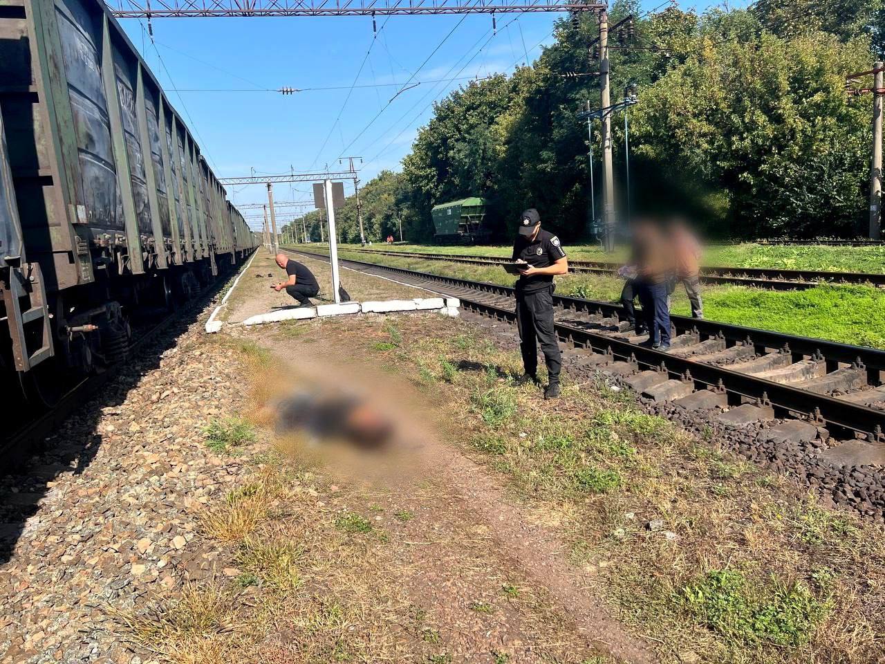 На Білоцерківщині вантажний потяг смертельно травмував чоловіка