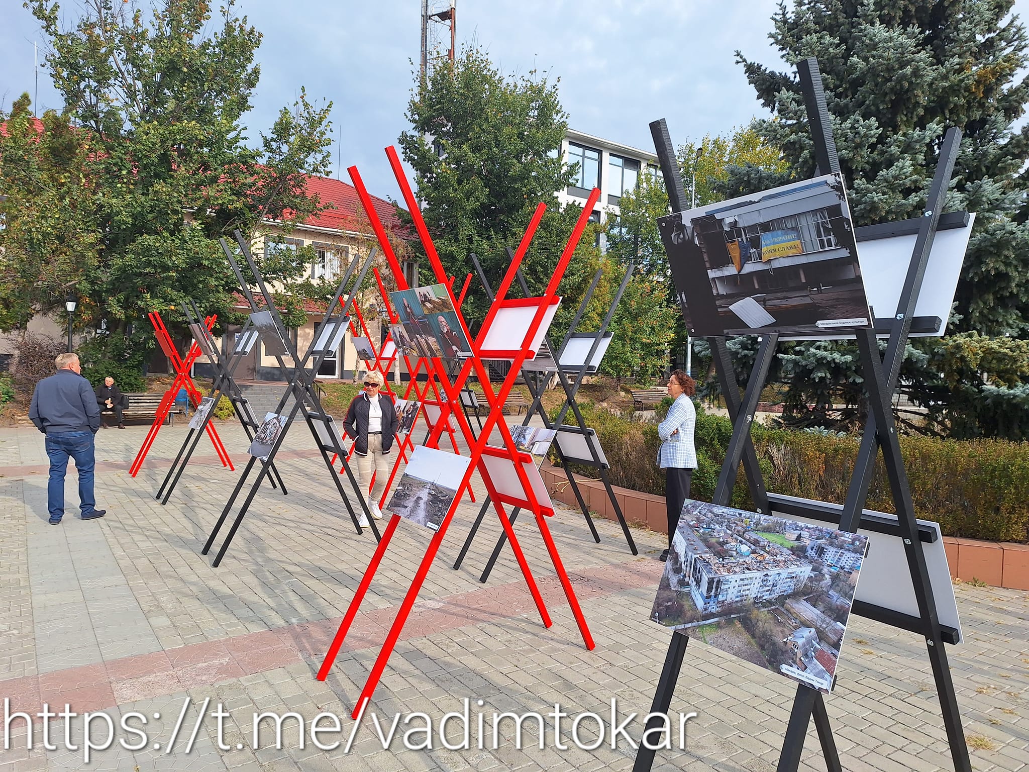 В Макарові відкрили фотовиставку про окупацію громади