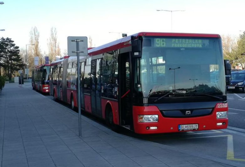 Київ отримав 23 автобуси від Братислави