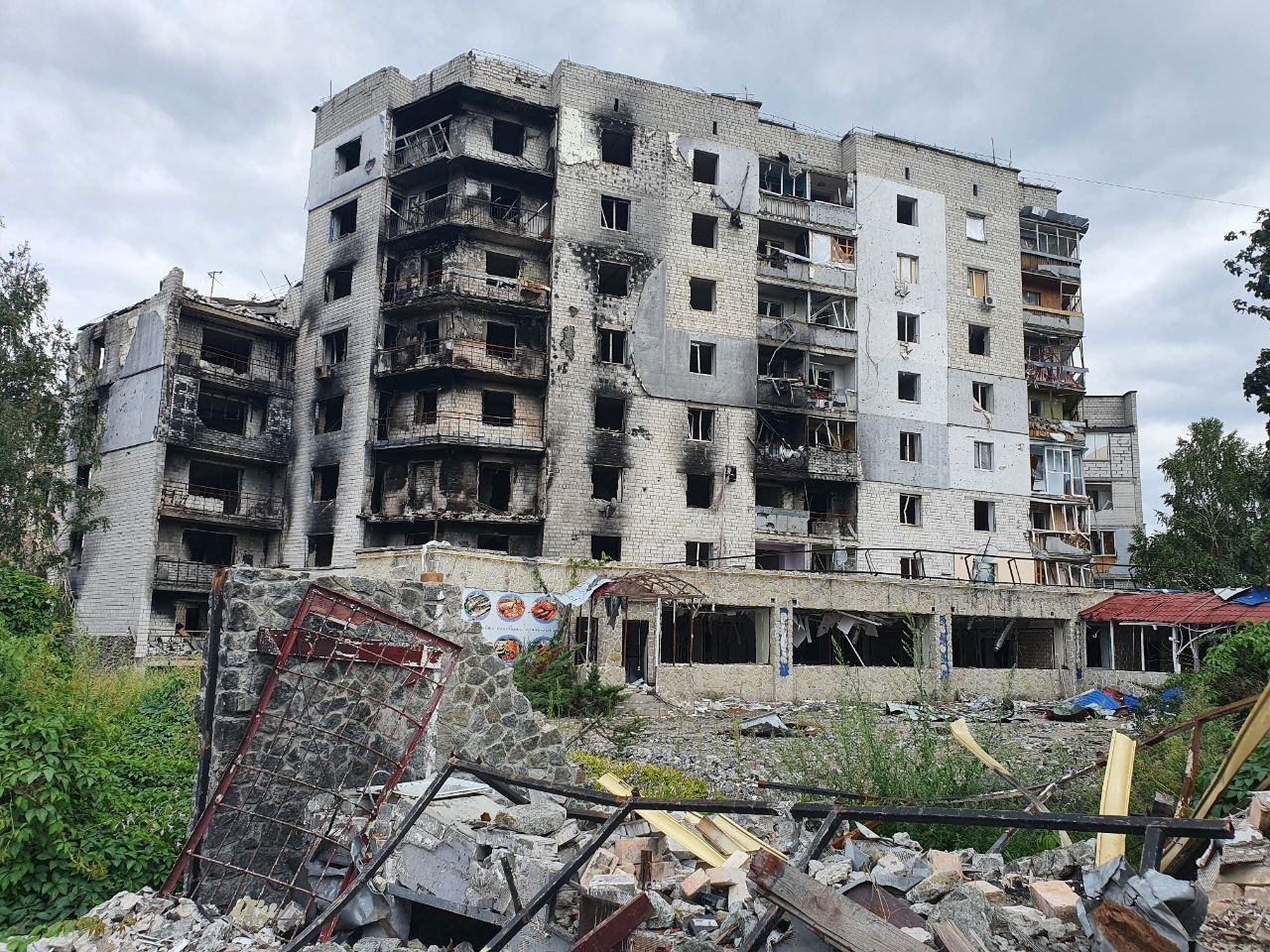 В Бородянці за 1,49 млн гривень обстежать 1166 пошкоджених росіянами об’єктів
