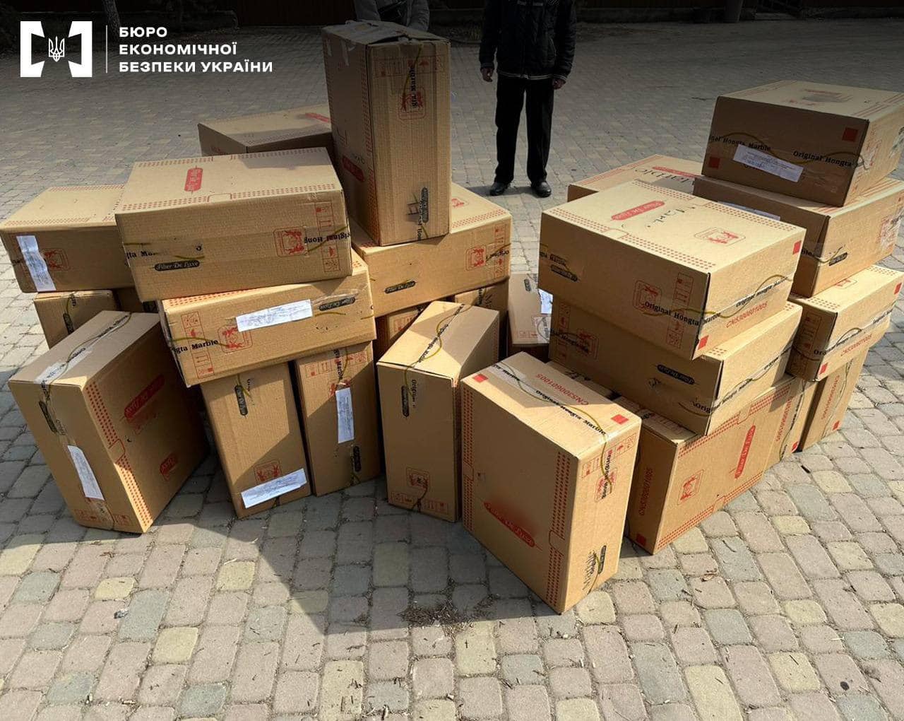 На Київщині викрили схему збуту сигарет, у постачальника вилучили товару на понад 14 млн гривень