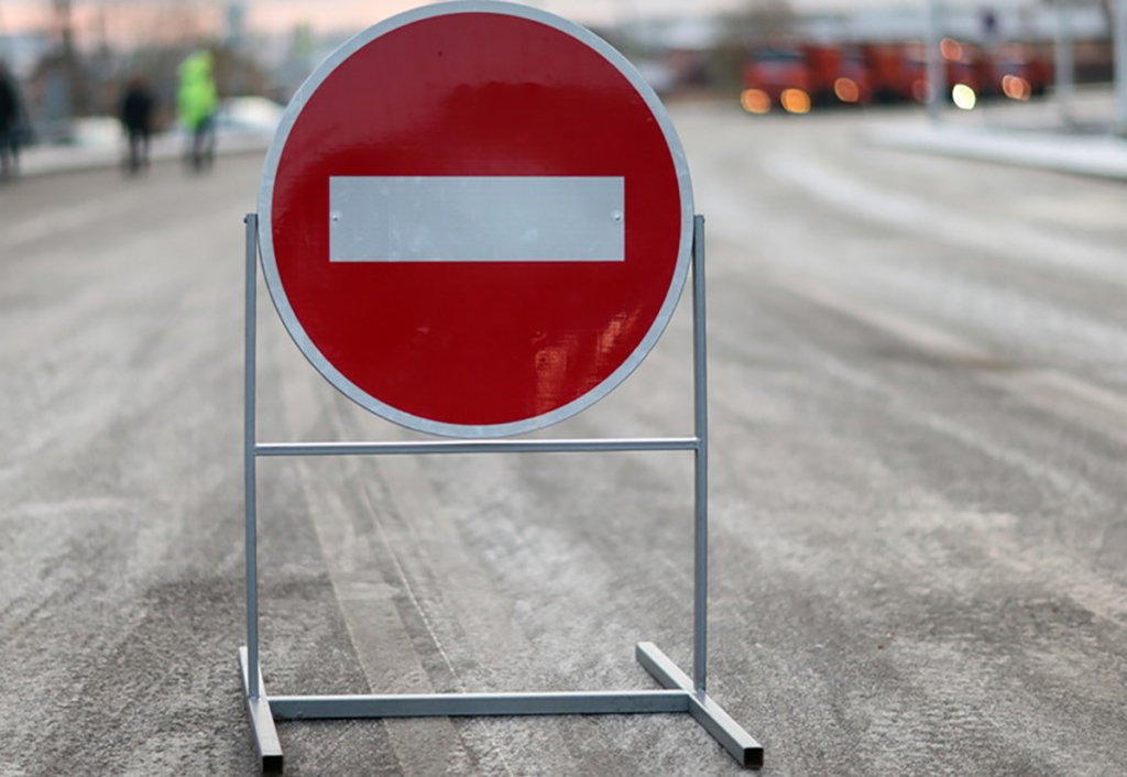 На шляхопроводі біля метро “Лівобережна” до 10 грудня обмежуватимуть рух транспорту (схема)