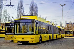 На вихідних свої маршрути змінять деякі столичні автобуси та тролейбуси через ярмарки (маршрути)