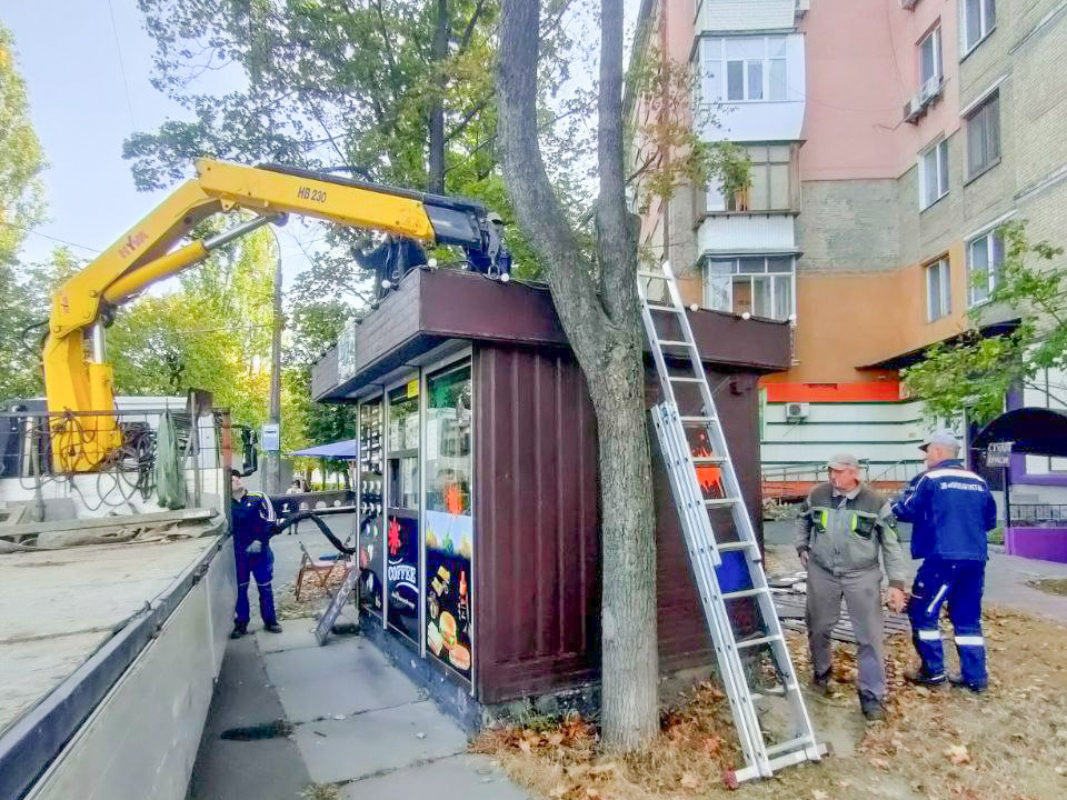 Протягом перших місяців осені у Києві демонтували понад 1,8 тисяч МАФів (фото)