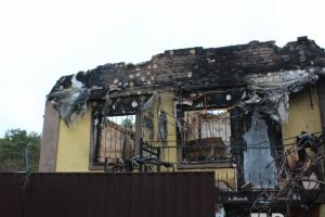 Зруйновані будівлі в Козаровичах відновлює компанія з будівництва доріг, - StateWatch