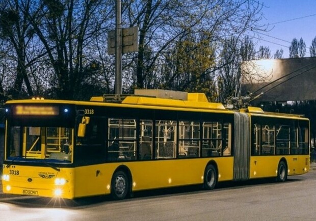 У столиці через ремонтні роботи на вулиці Митрополита Василя Липківського на два дні змінить маршрут тролейбус № 3