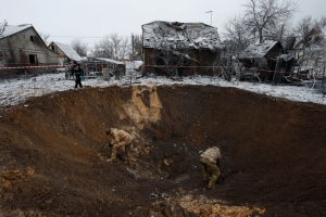 Внаслідок нічної ракетної атаки постраждали чотири людини в Дарницькому районі Києва, є руйнування (фото)