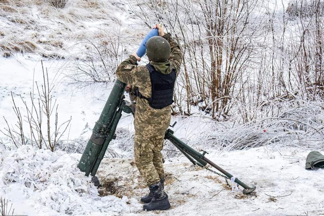 За добу втрати ворога зросли на 800 осіб та 13 бронемашин, - Генштаб ЗСУ