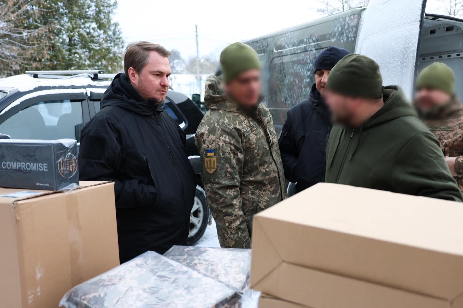 Київщина передала 114 бригаді ТрО антидронові рушниці, тепловізори та інше необхідне обладнання