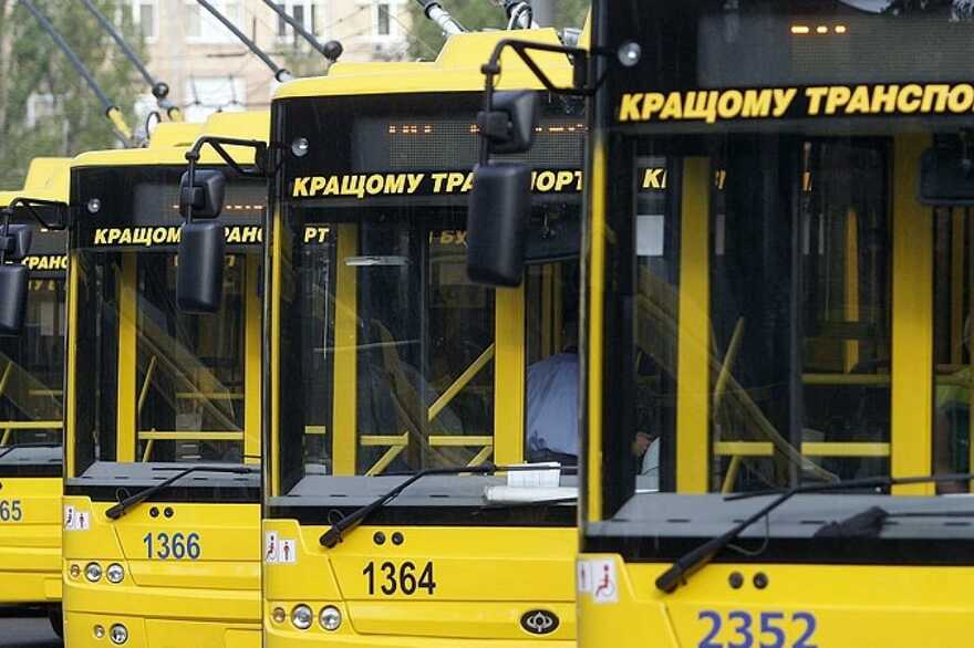 Через обмеження руху на бульварі Миколи Міхновського тролейбуси №1 та №42-Д змінять маршрути