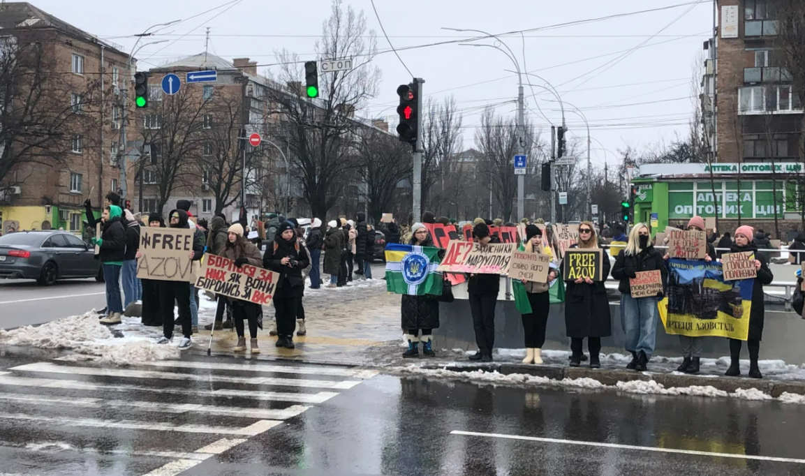 Нагадай про полонених: У столиці провели акцію на підтримку військовополонених Маріупольського гарнізону