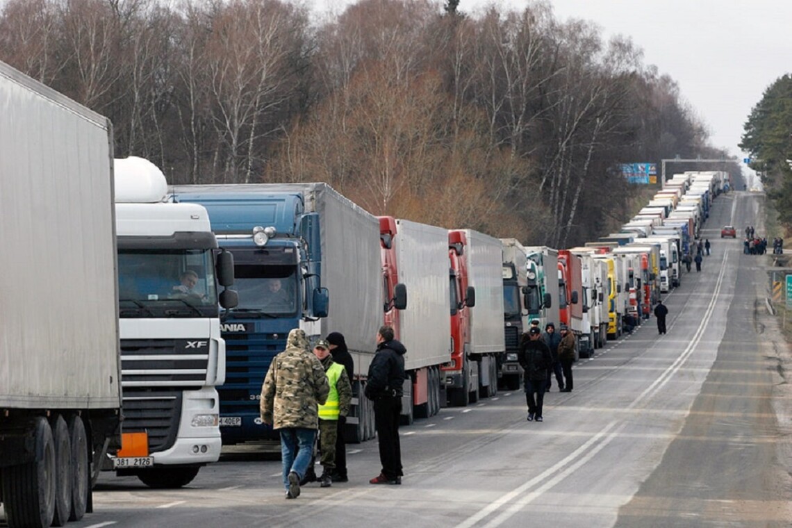 Польські перевізники збираються долучитись до фермерів у блокаді кордону з 1 березня