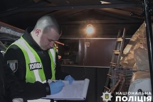У Києві затримали чоловіка за вбивство та розчленування сина (відео)