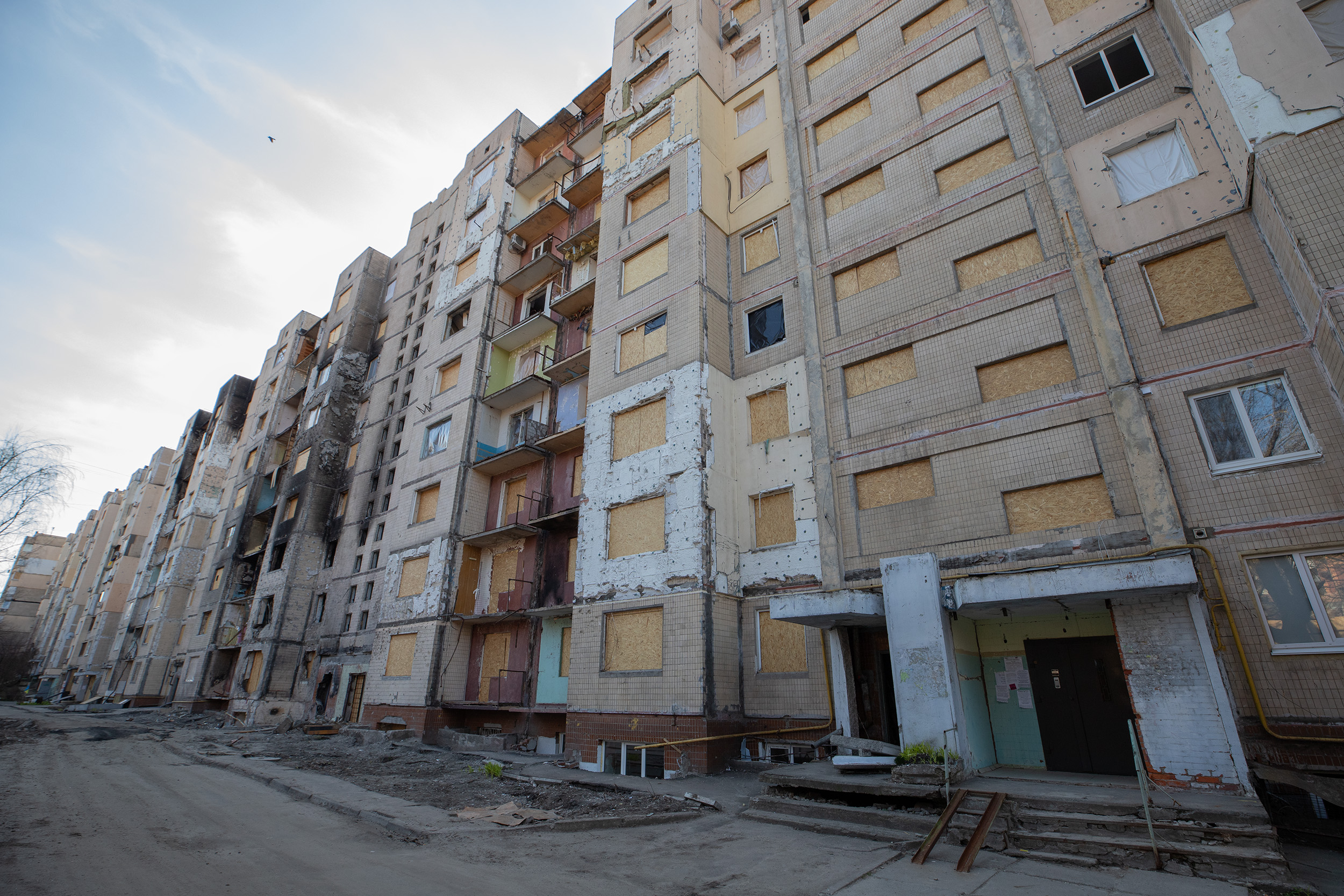 Пошкоджений ракетою будинок на Солом’янці включили до переліку на першочергове відновлення