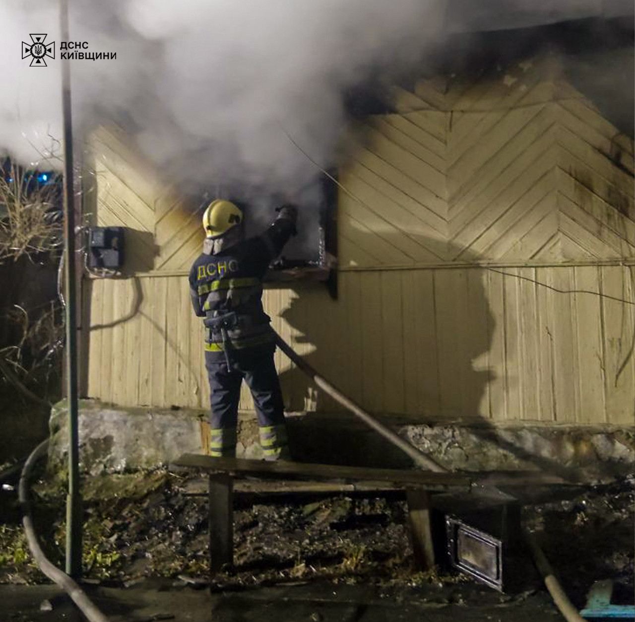 На Фастівщині при ліквідації пожежі в будинку виявили тіла двох загиблих чоловіків