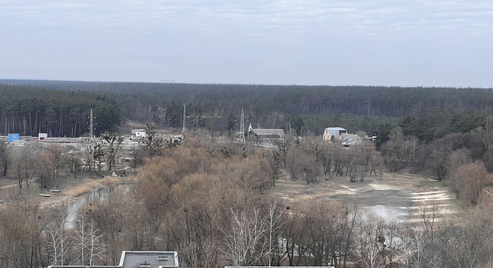 На Виноградарі майже висохло озеро Синє (фото)