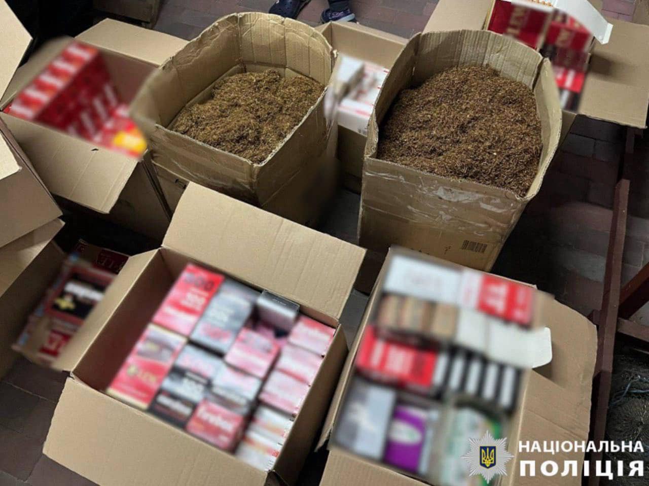 Поліція Київщини ліквідувала кустарне виробництво цигарок в Переяславі (фото)