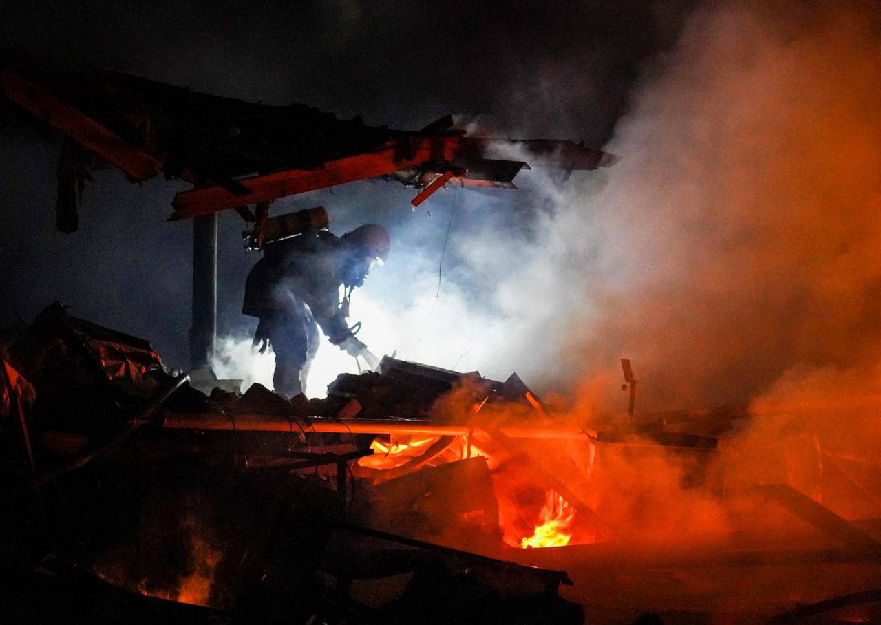 Вночі ворог атакував об’єкти критичної інфраструктури, на Львівщині є загиблий, на Одещині обмеження споживання електрики