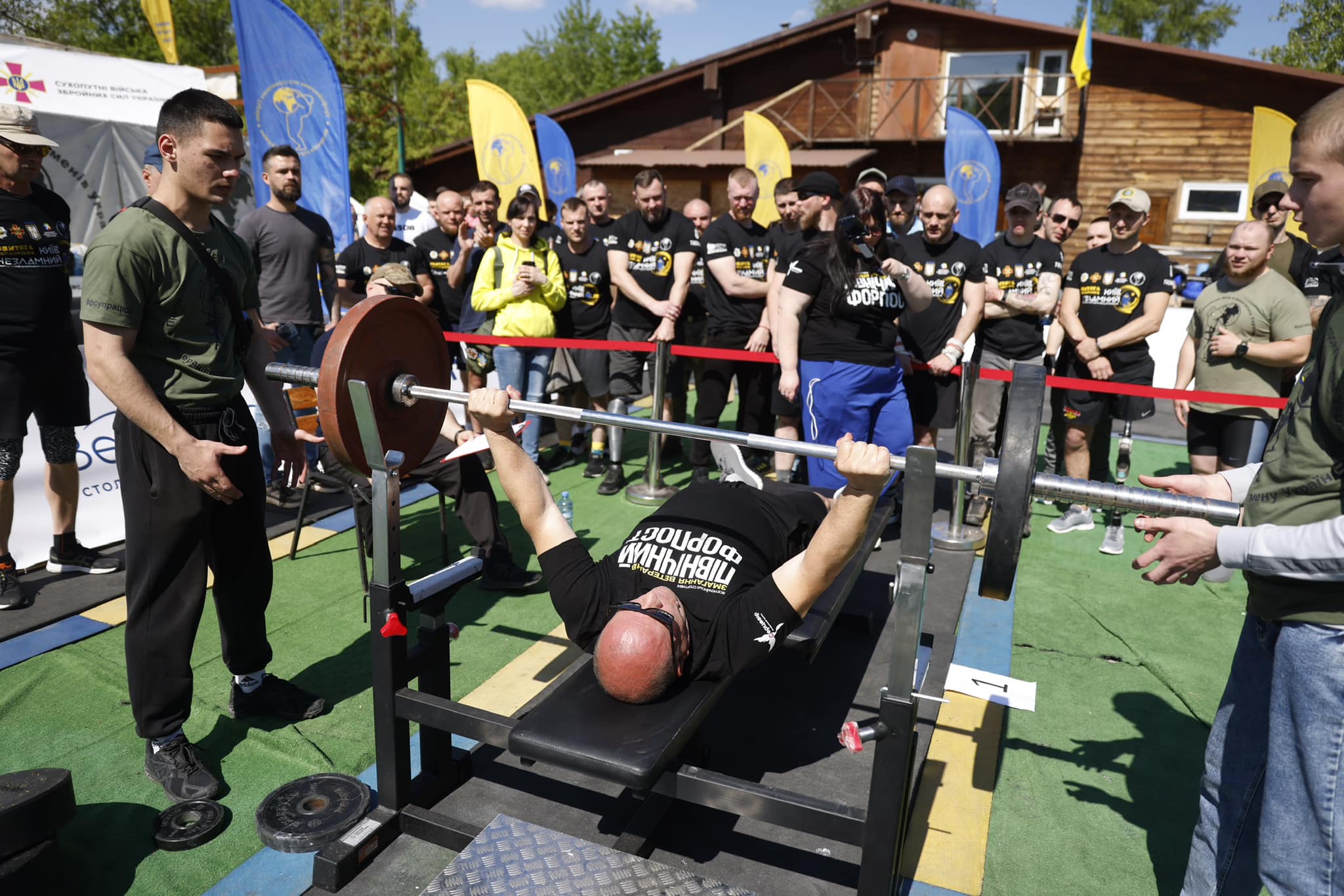 У змаганнях беруть участь понад 180 ветеранів та 150 військовослужбовців