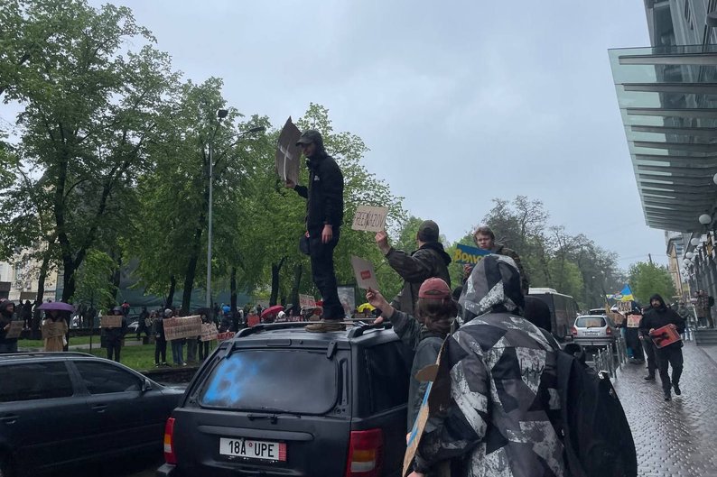 Акцію провели на перетині вул. Набережно-Хрещатицька з Верхнім та Нижнім Валами