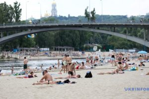 У столиці не планують офіційного відкриття пляжного сезону