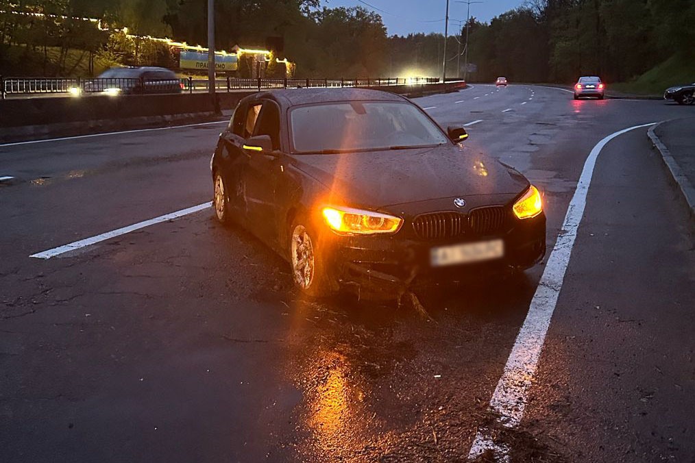 В Оболонському районі п'яний водій збив пішоходів (фото)