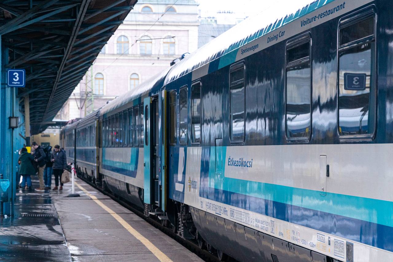 “Укрзалізниця” відкрила продаж квитків онлайн до Угорщини на поїзд Чоп - Будапешт - Відень
