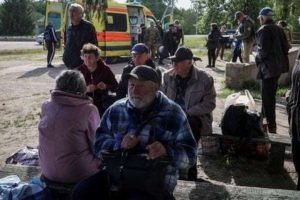У Вовчанську окупанти беруть цивільних у полон