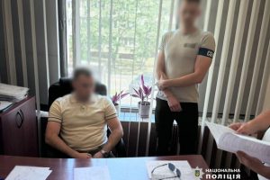 Поліцейські викрили інженера ШЕУ Деснянського району на хабарі